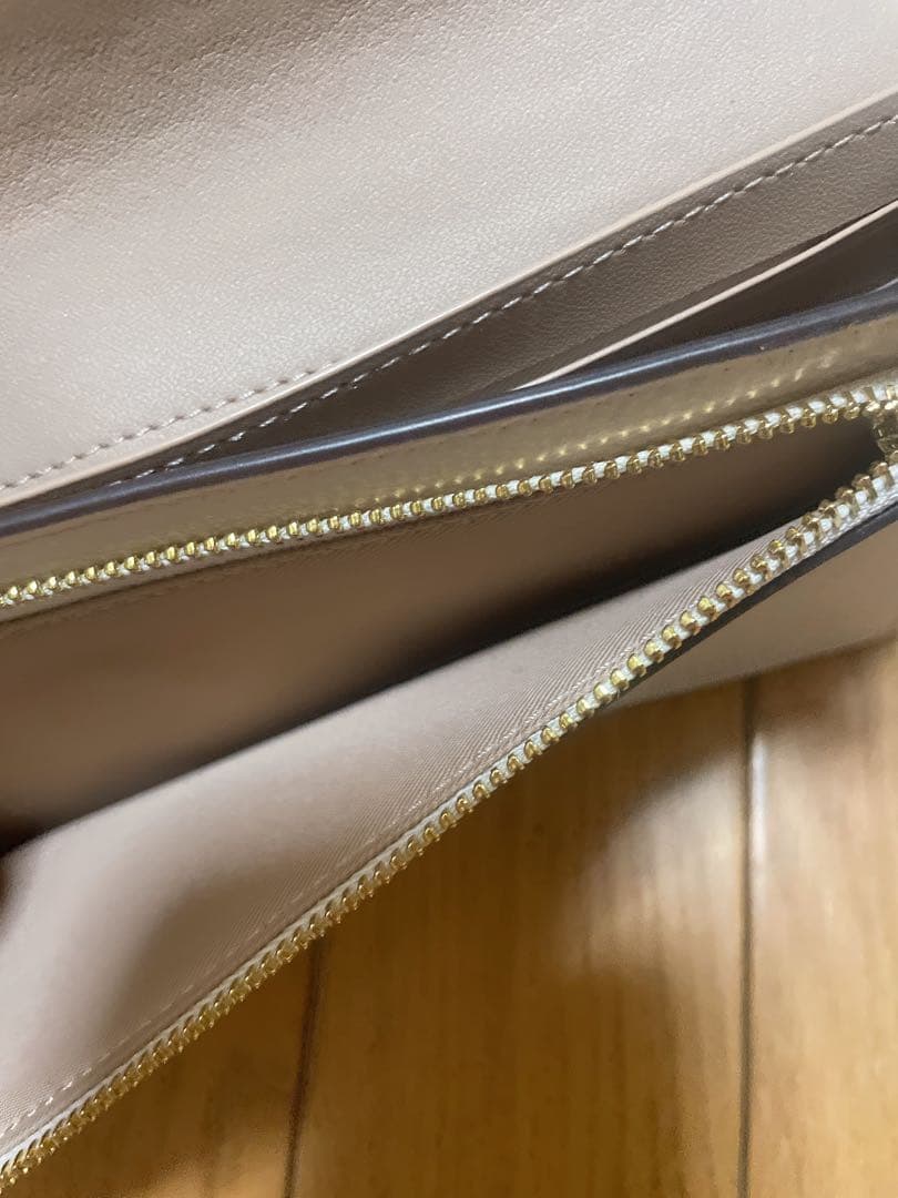 COACH ホワイトレザー ショルダーバッグ スマホショルダー ウォレット