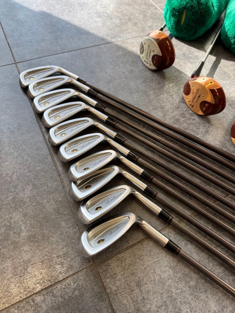 【名品・美品が60%OFF！ 14本フルセット・本革ゴルフバッグ&ヘッドカバー】