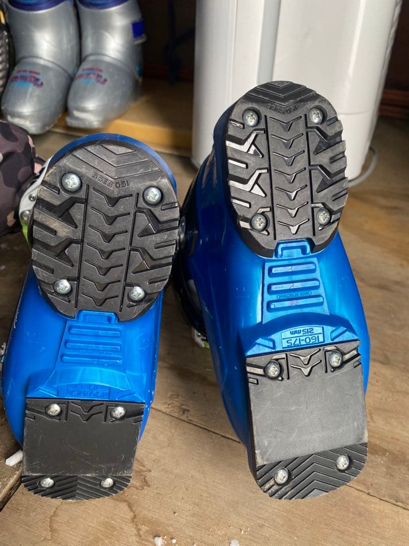 エマです。 スキー板、ストック　靴セット