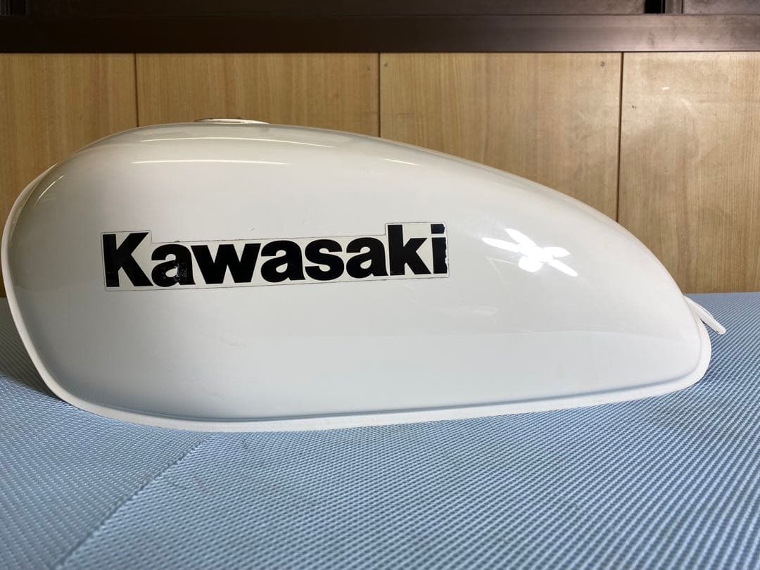 250TR 白　フューエルタンク　純正　キャブ