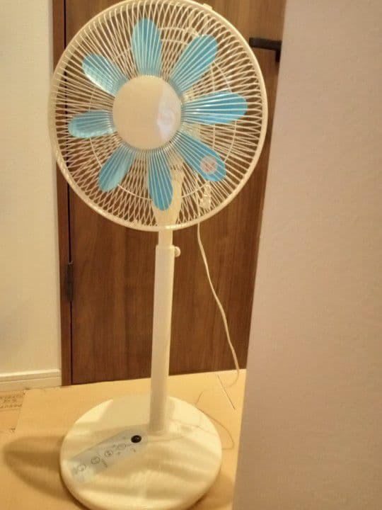 家庭用扇風機 ブルー８枚羽 デザイン 100V 43W