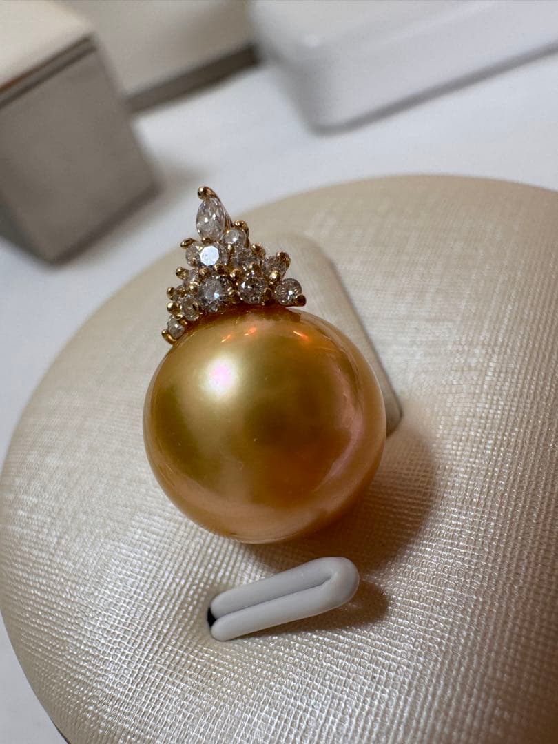 新品　高品質天然南洋白蝶ゴールデンパールペンダント