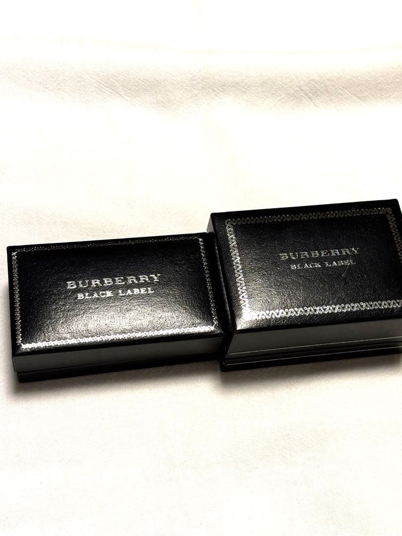 バーバリーブラックレーベル　ネクタイピン　カフス2セット　1回使用　極美品　箱付