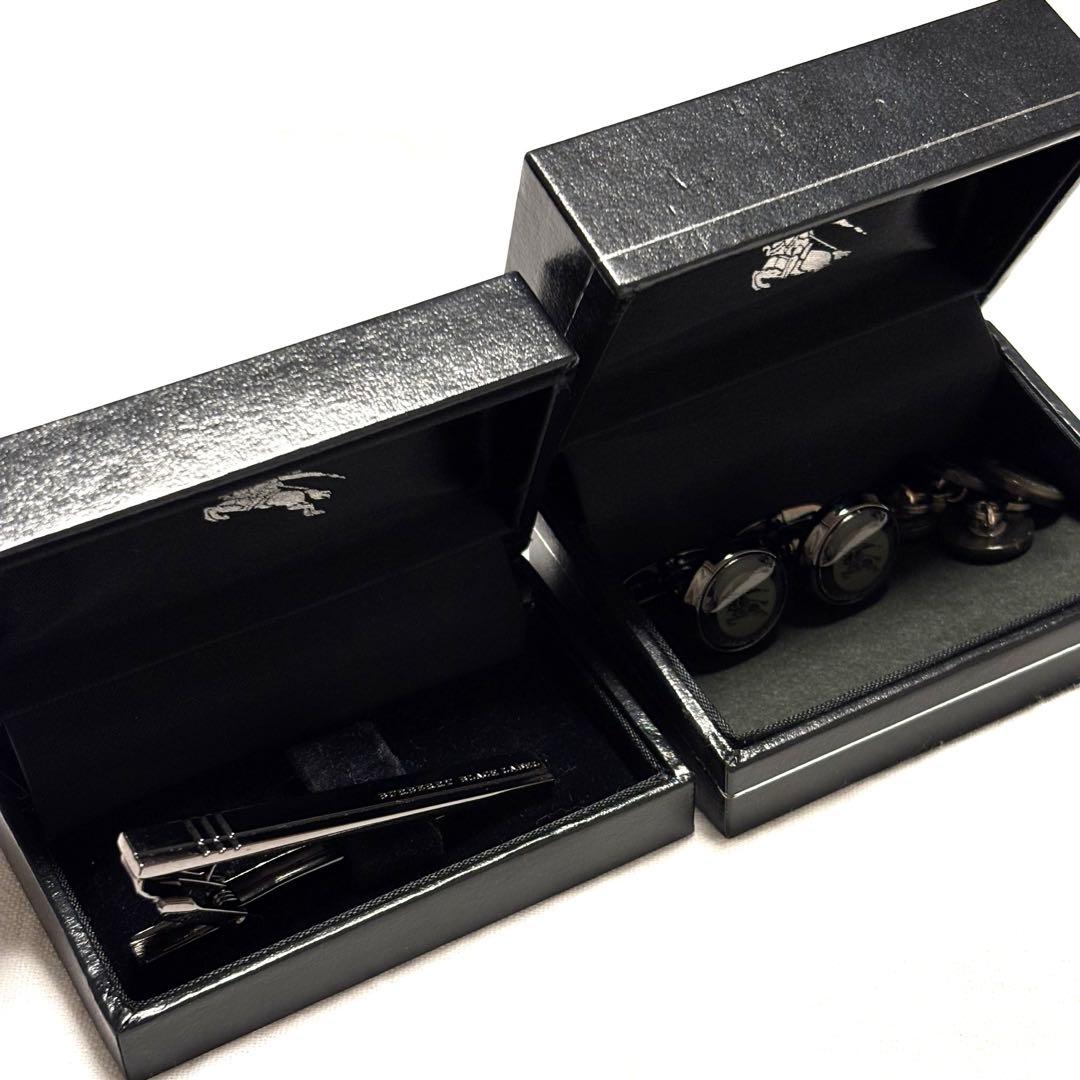 バーバリーブラックレーベル　ネクタイピン　カフス2セット　1回使用　極美品　箱付