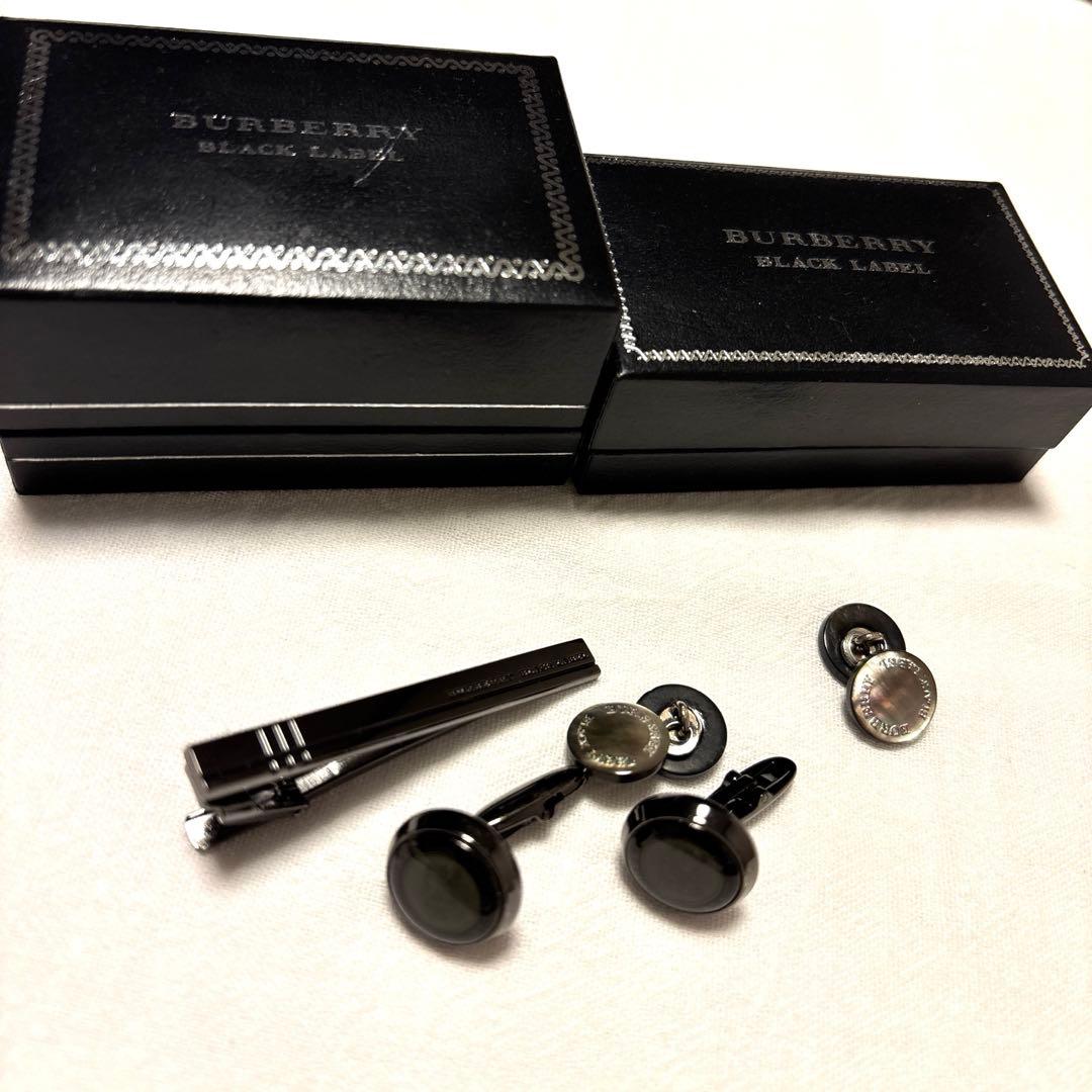 バーバリーブラックレーベル　ネクタイピン　カフス2セット　1回使用　極美品　箱付
