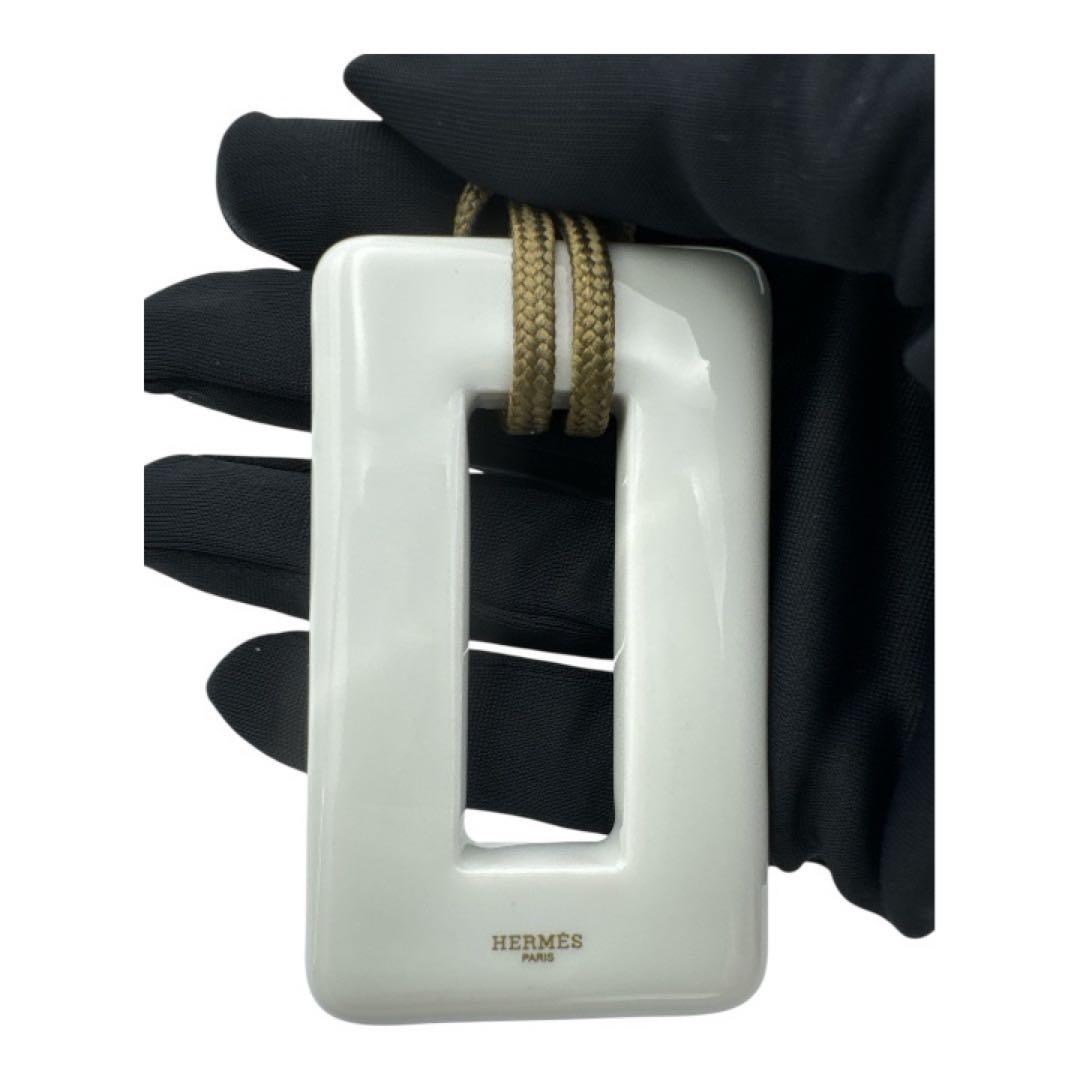 HERMES アクセサリー　陶器　ネックレス　ポーセリン　レディース　ホワイト