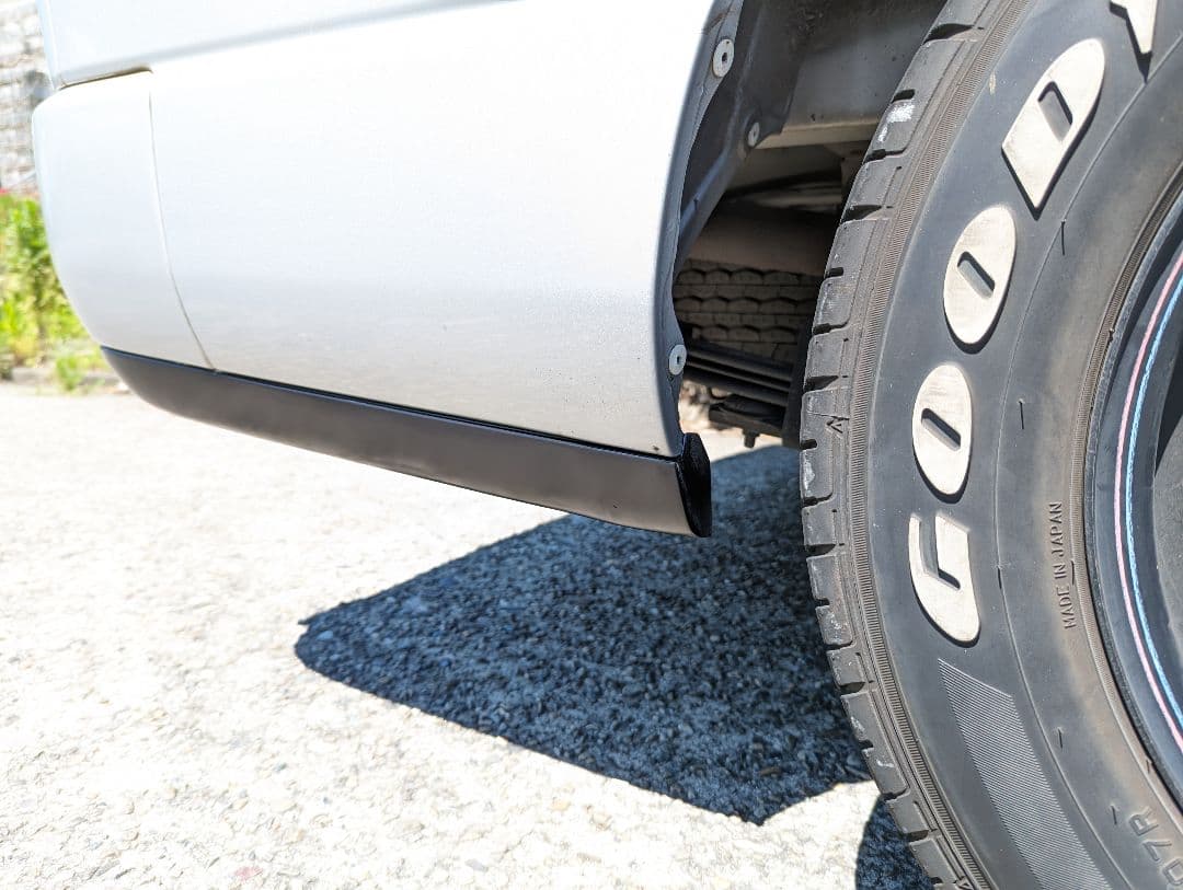 ハイエース リアバンパースポイラー zr2 uy