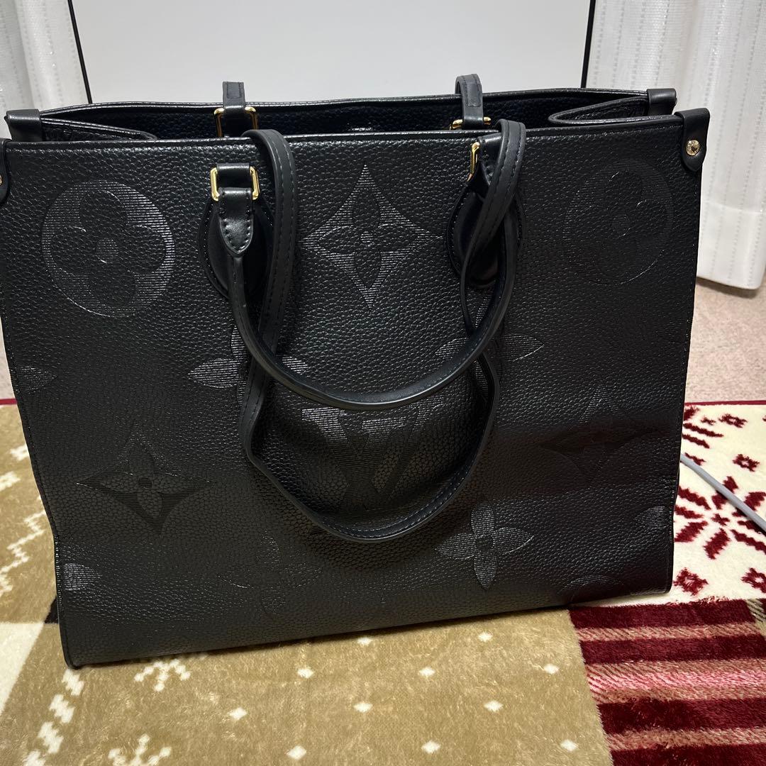 ＬOＵIＳ　VＵＴＴ ＯN