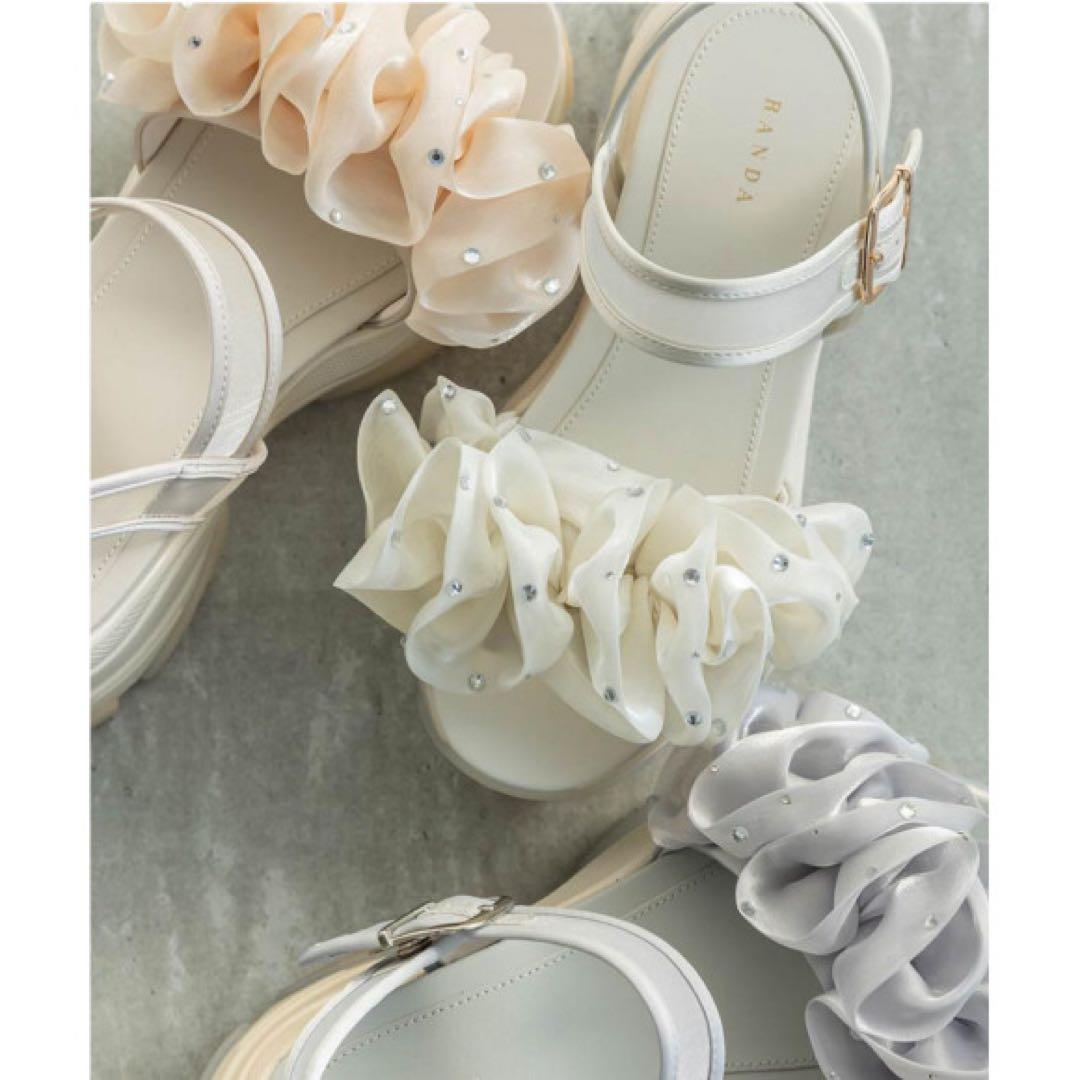 キティ RANDA ボリュームフリルスポーツサンダル アイボリー Mサイズ