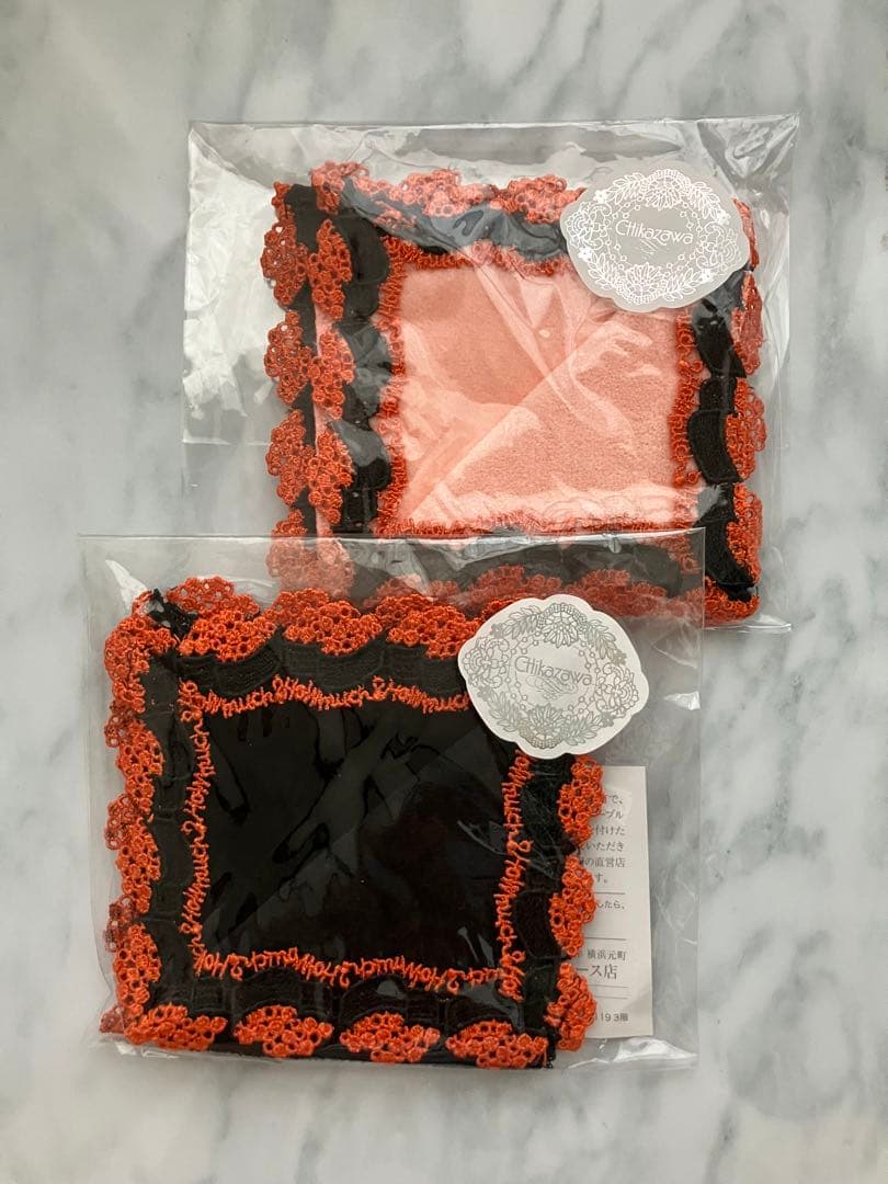 近沢レース　ハンカチ　いくら　2色　万有引力　メリーゴーランド　5枚