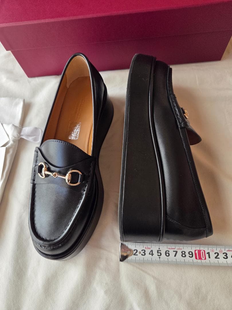 GUCCI ブラック ローファー