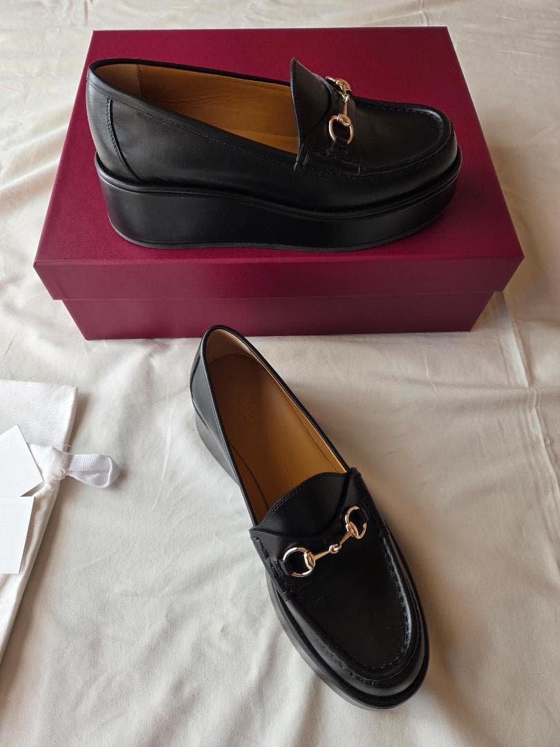 GUCCI ブラック ローファー