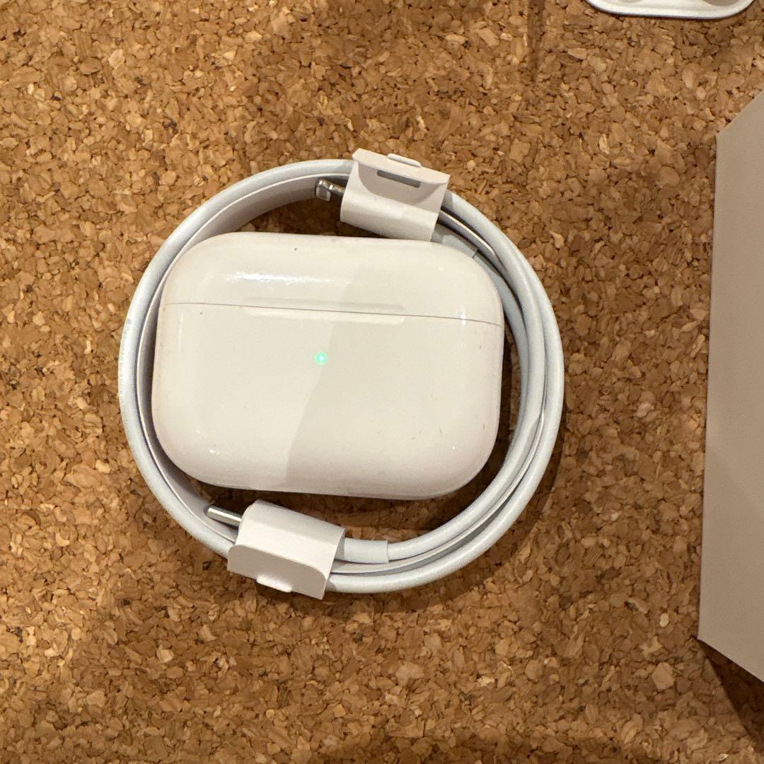 AirPods pro 2 第2世代 ジャンク品（本体ジャンク、左耳紛失）
