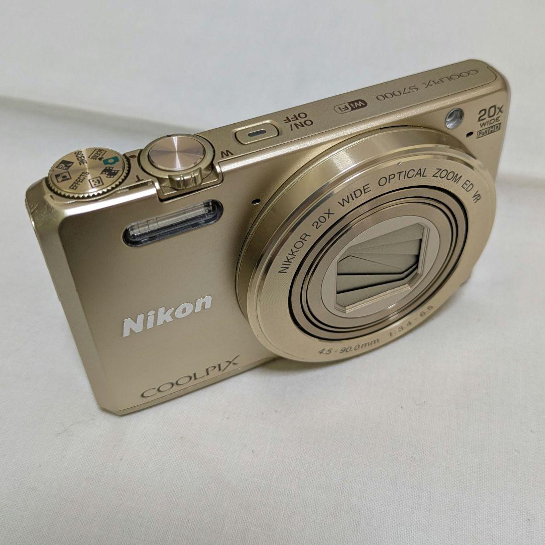 とうこ　本体のみ ニコン COOLPIX S7000　　角傷あり