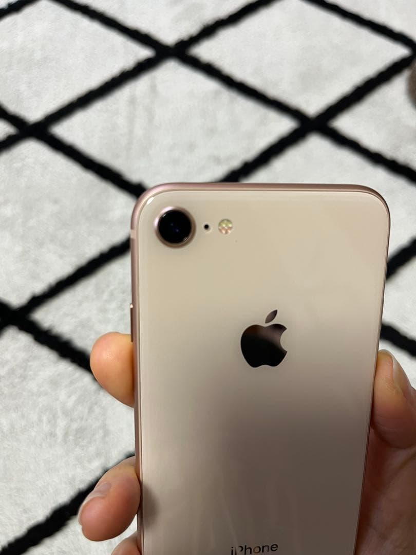 海外版 SIMフリー iPhone 8 64GB シャッター音無し