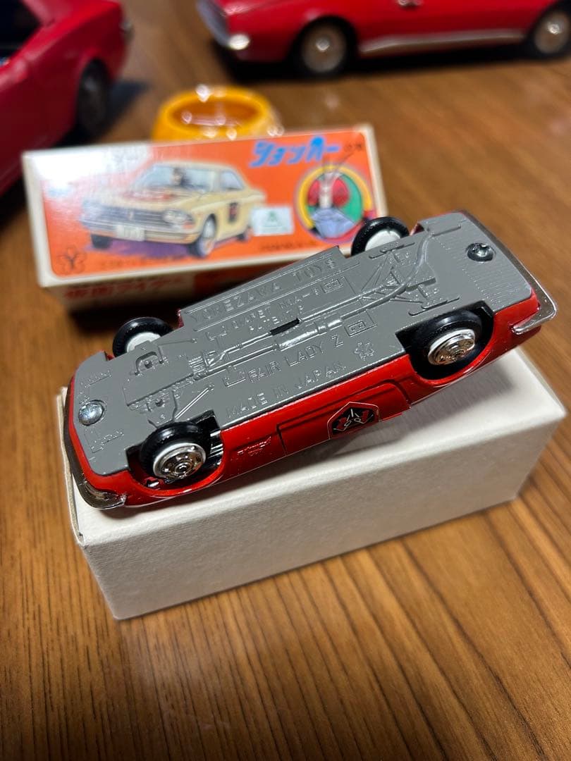 日本製ショッカーの車☆仮面ライダー ダットサン ミニカー