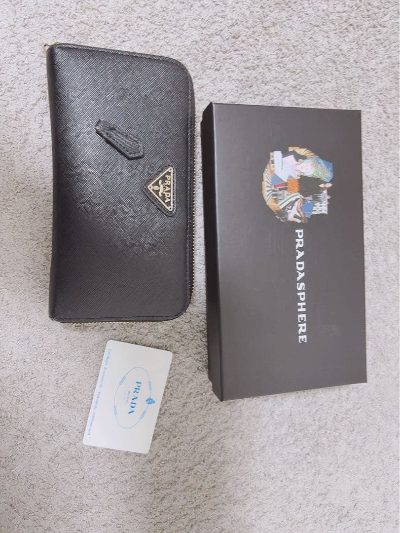 PRADA ブラック 長財布 ゴールドジッパー