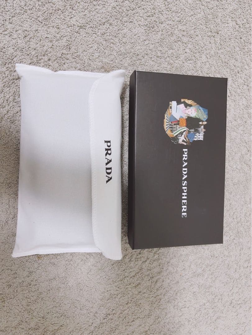 PRADA ブラック 長財布 ゴールドジッパー