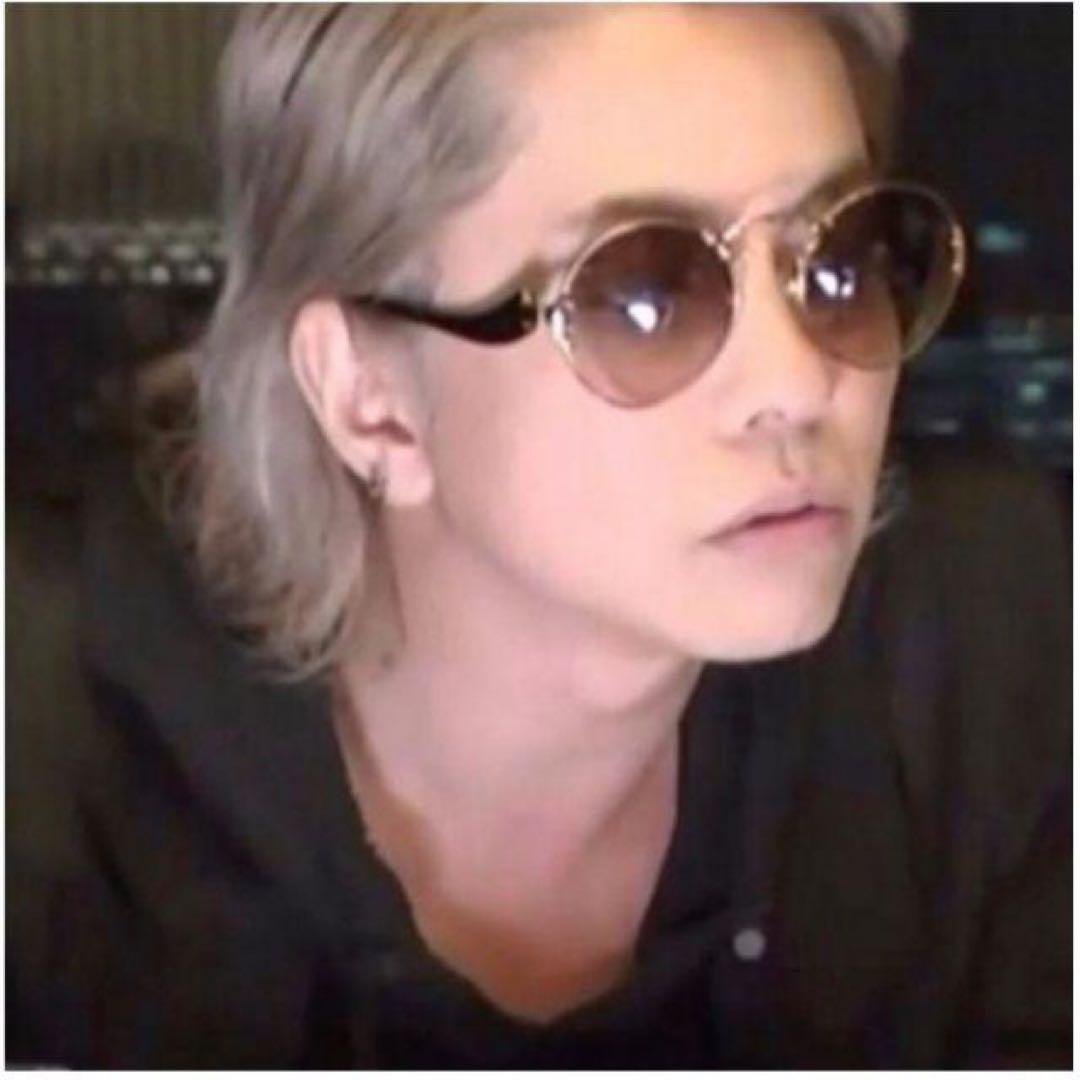 HYDE着　同型同色　PRADA ラウンドサングラス
