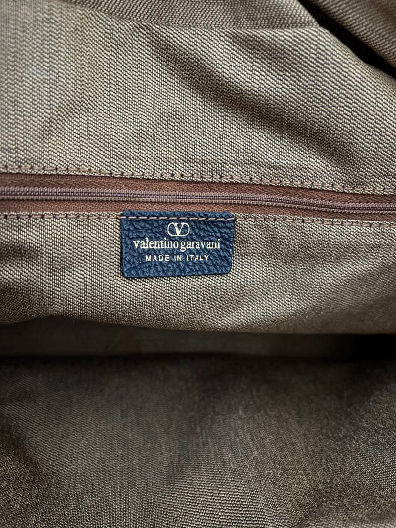 valentino garavani 黒 レザー ショルダーバッグ