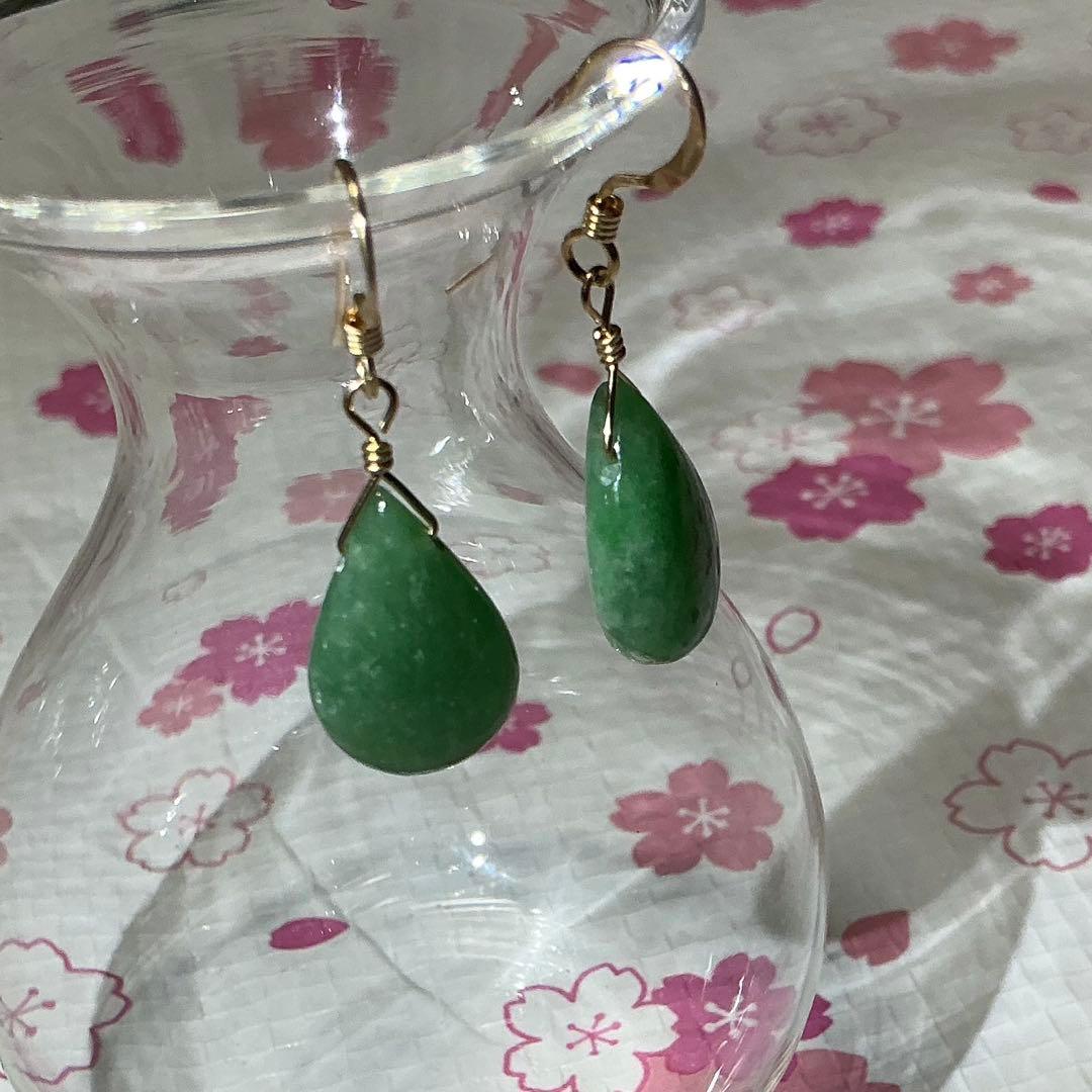 コン沢翡翠と金山谷翡翠　ティアドロップピアス　14kgf