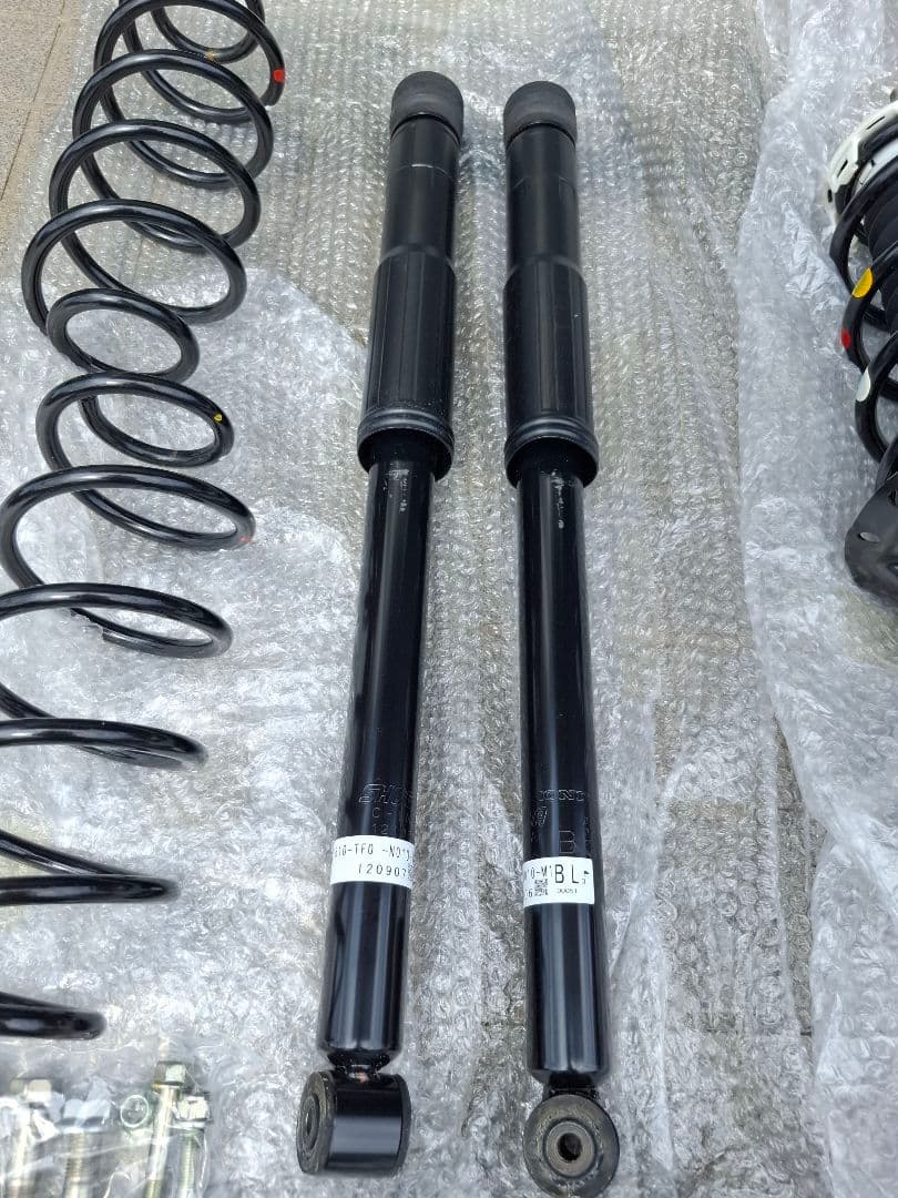 【値下げ】ホンダ フィット RS GE8 サスペンションキット(一式) 新車外し