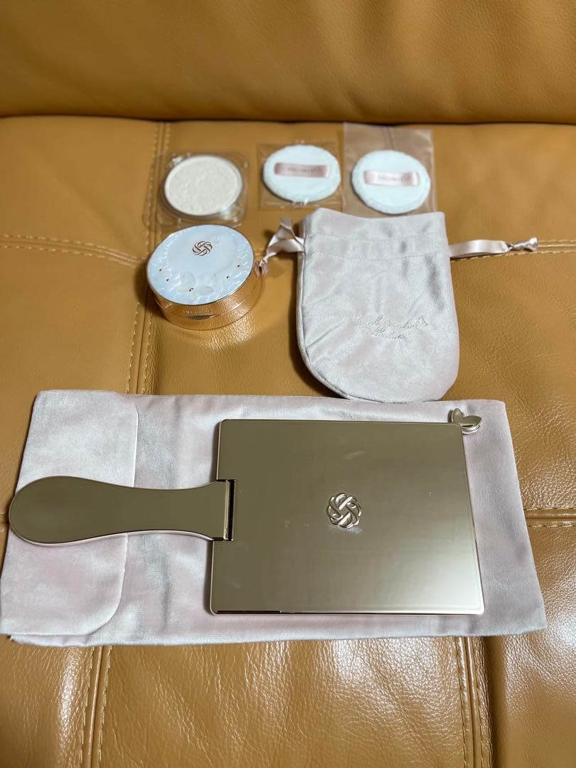 値下げ【2024年クリスマスコフレ】 「コスメデコルテ」の限定フェイスパウダー