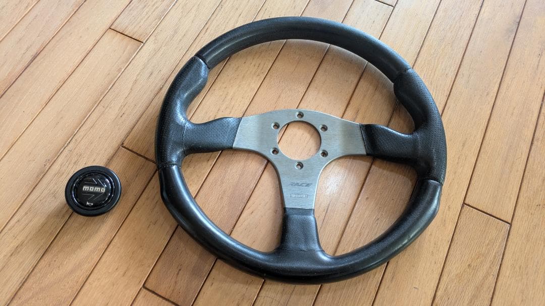 MOMO ステアリング RACE 35パイ