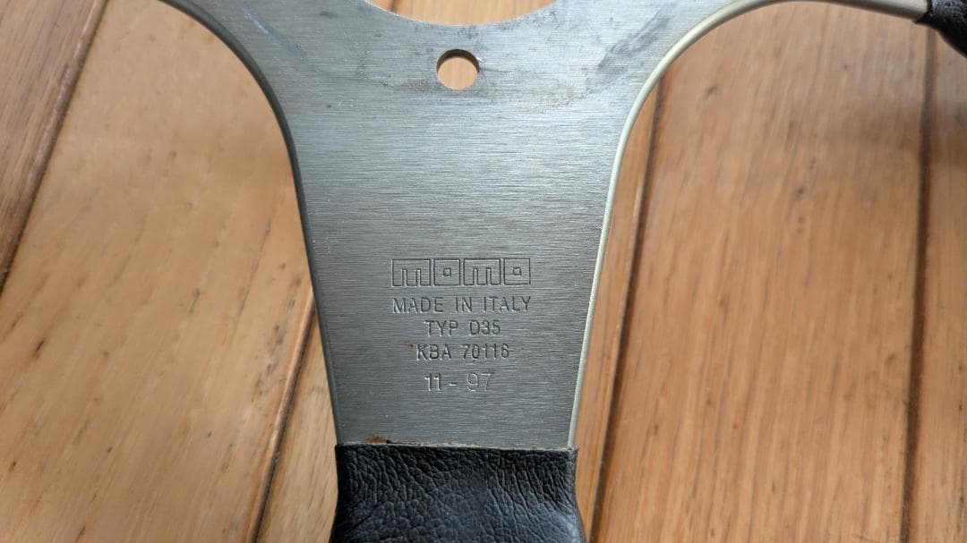 MOMO ステアリング RACE 35パイ