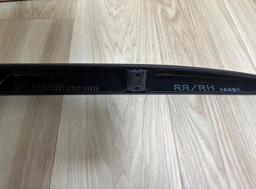 レクサスUX 純正エアロ 右側のみ