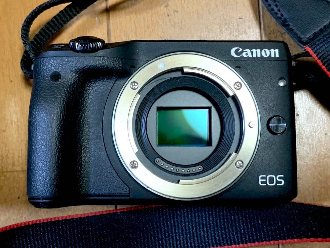 Canon EOS M3 ダブルズーム　 ミラーレスカメラ レンズ2本付き