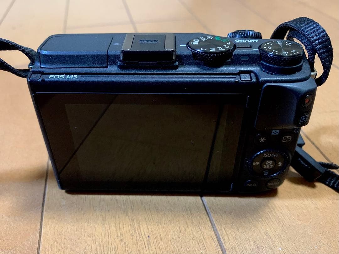 Canon EOS M3 ダブルズーム　 ミラーレスカメラ レンズ2本付き