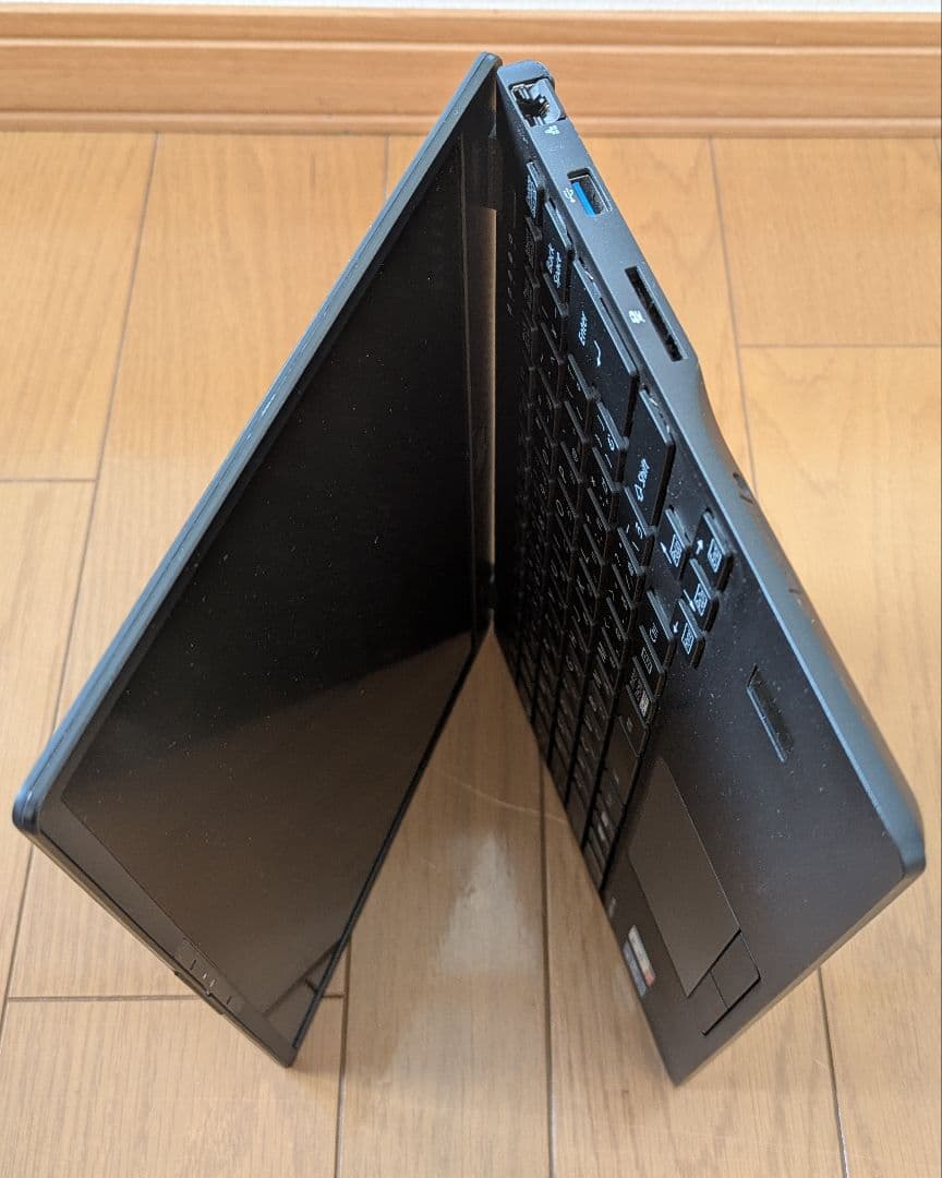 FUJITSU LIFEBOOK U9311/F　Core i5 1145G7