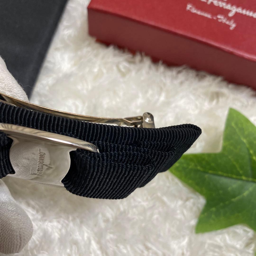 フェラガモ　バレッタ　シルバー　金具　お洒落　小物　箱付き