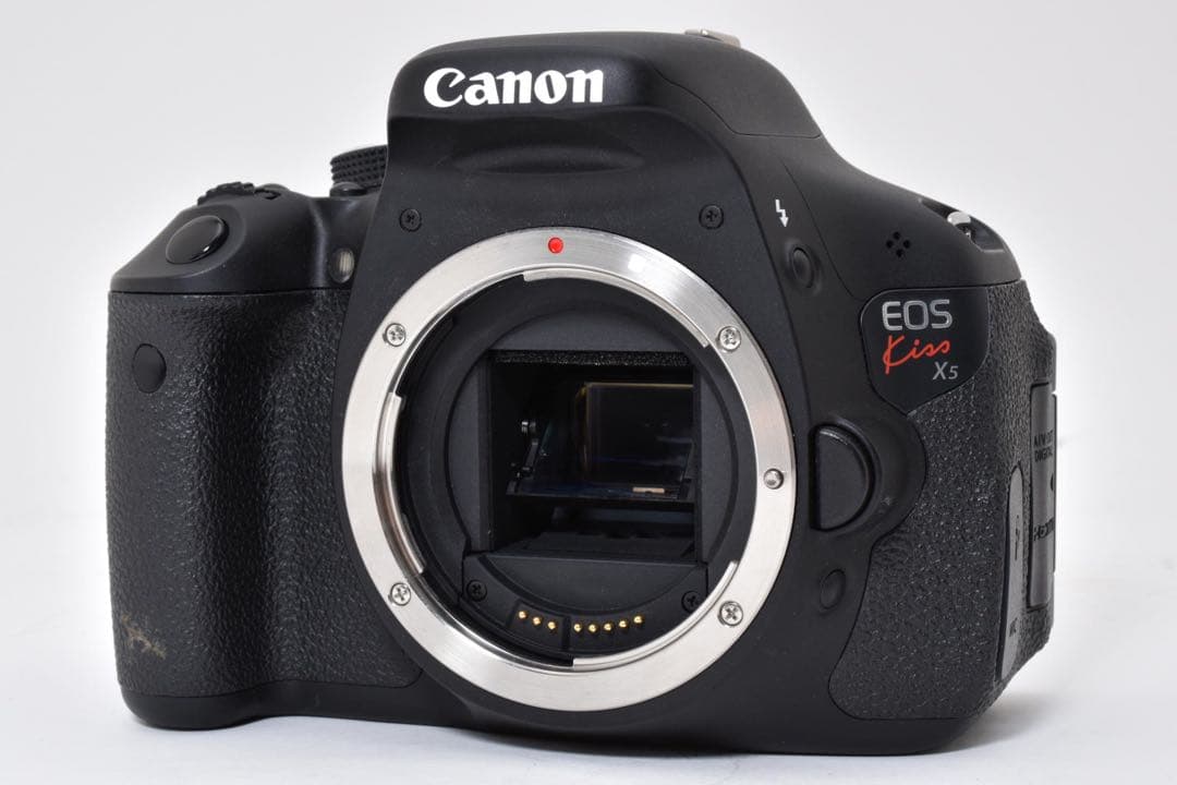 Canon EOS Kiss X5 本体 + バッテリー充電器
