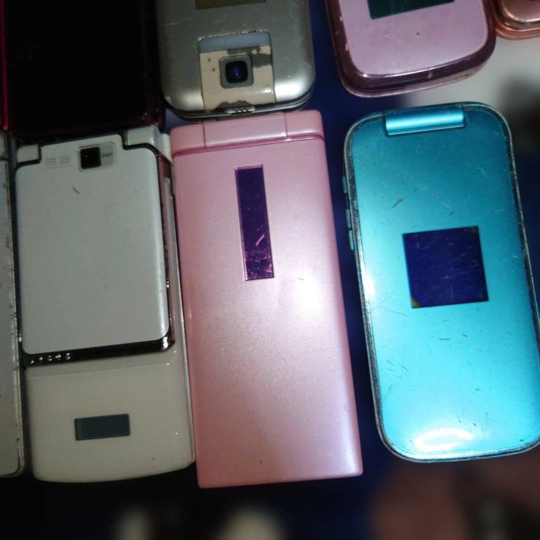 ぽ*け様 ガラケー 携帯電話 おまとめ 20台☆ 動作未確認 ジャンク