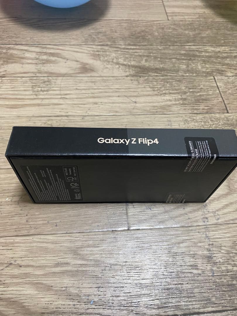Samsung Galaxy Z Flip4 本体