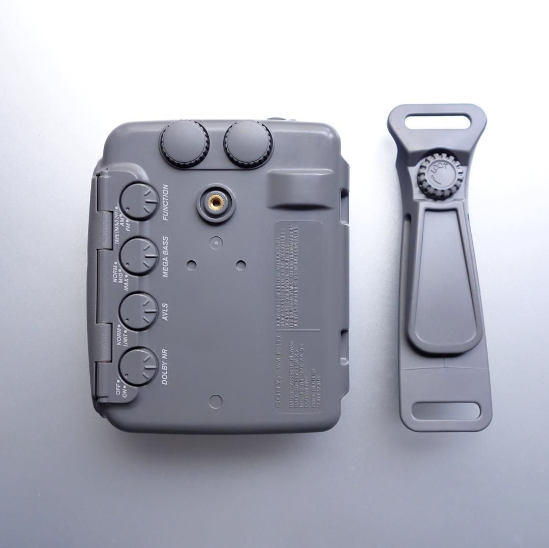 【動作整備品】希少 WM-FS399 ソニー スポーツ ウォークマン ラジオ付