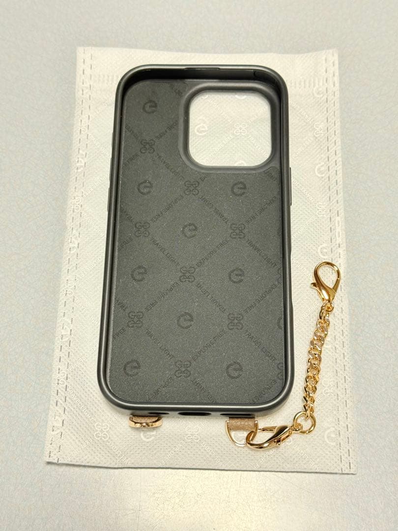 美品★CUSTYPE スマホケース モカ iPhone16pro