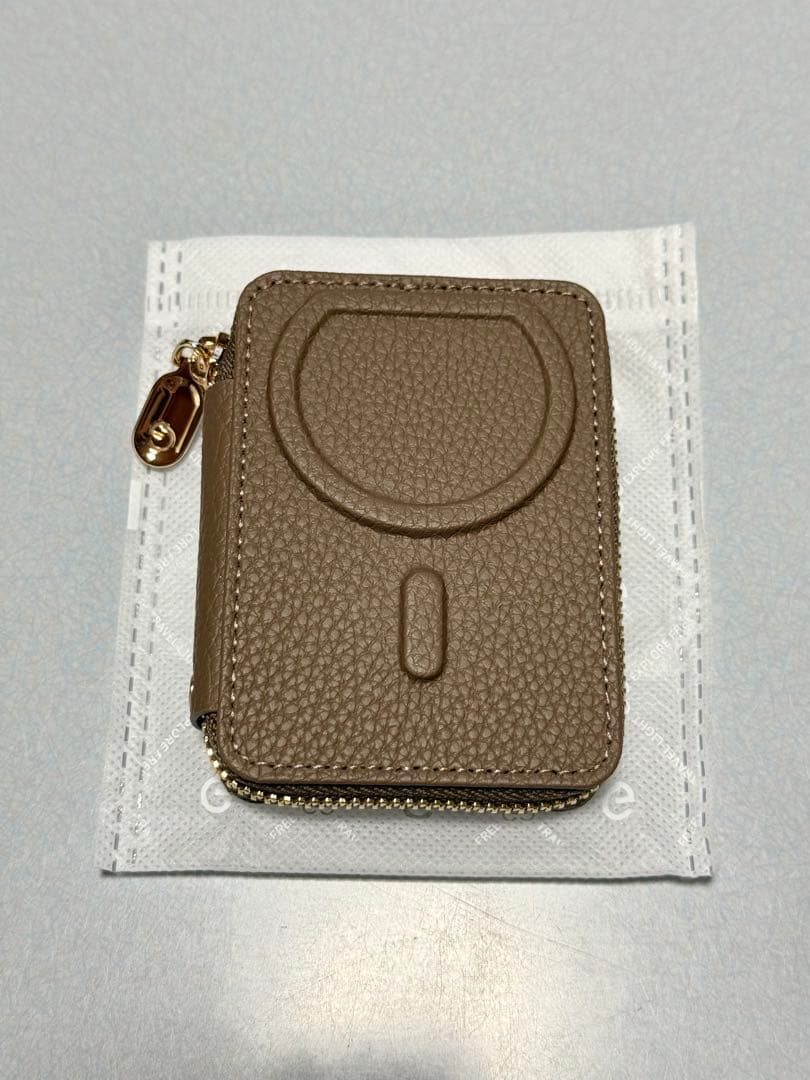 美品★CUSTYPE スマホケース モカ iPhone16pro