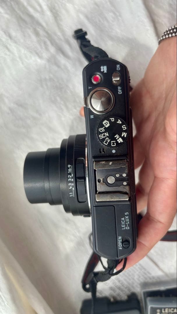 B*a様 leica D-lux5 + バッテリー3 + チャージャー + LV