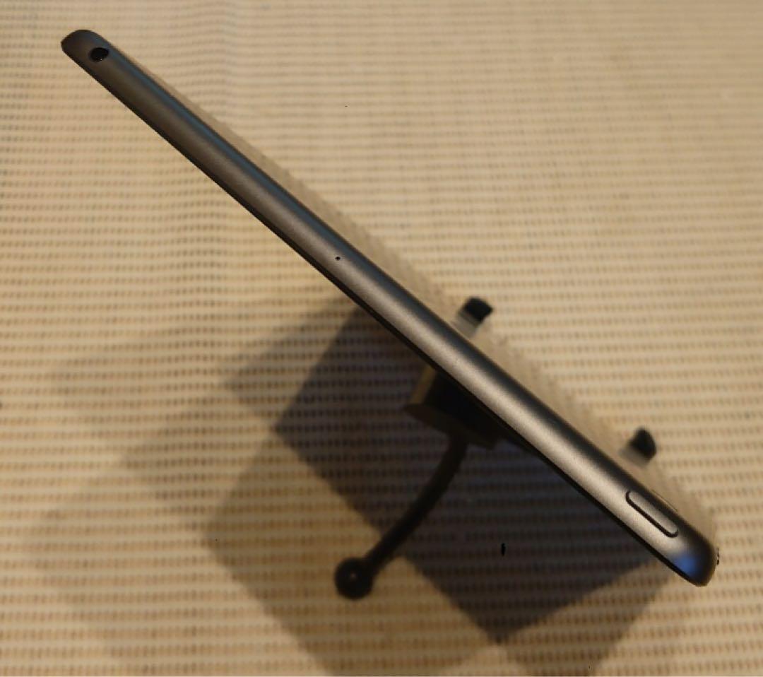 完動品iPad第8世代(A2270)本体32GBグレイ送料込ZQ1GC
