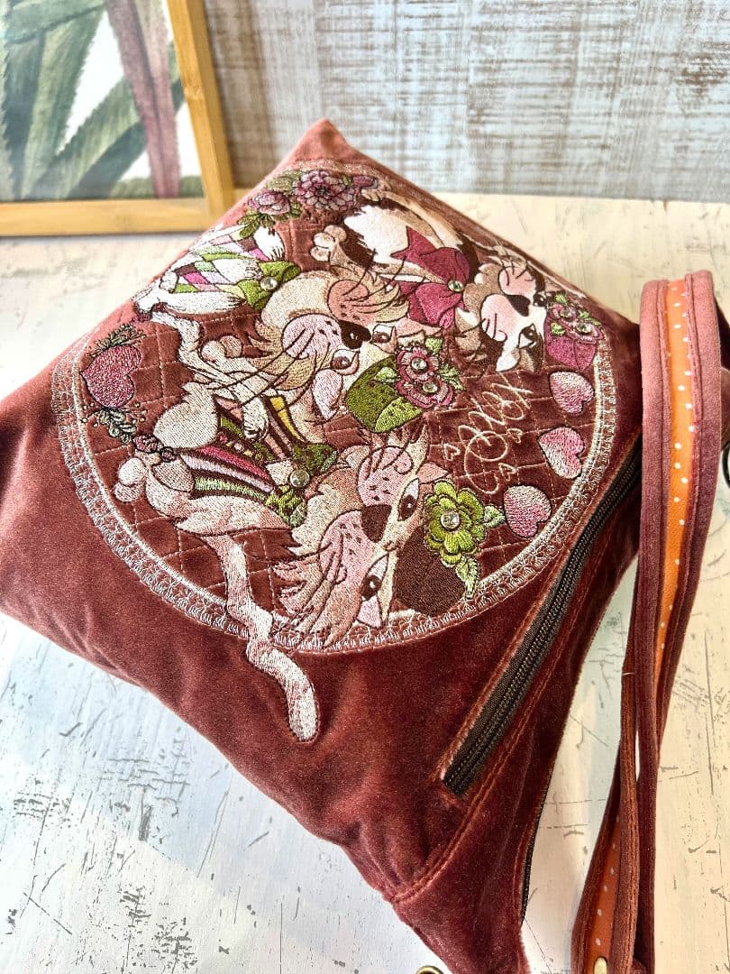 ロラライハリス♡テラコッタローズベロア♡刺繍のふんわり軽量ショルダーバッグ