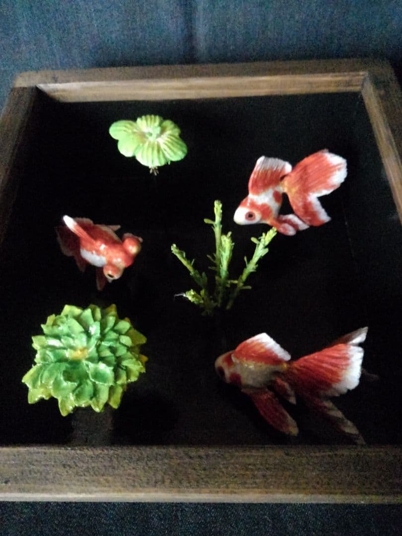 木彫りの金魚