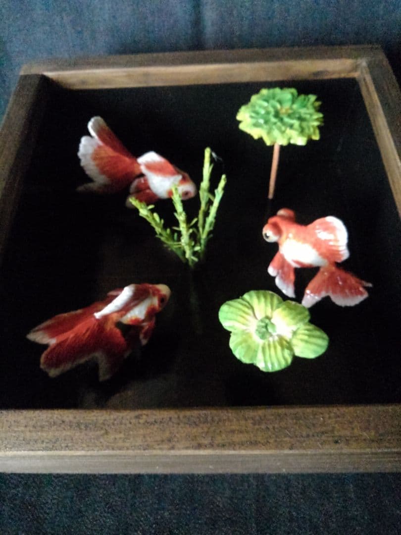 木彫りの金魚