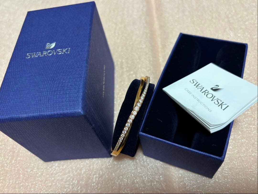 【箱付き美品】SWAROVSKI Hyperbola バングル ローズゴールド