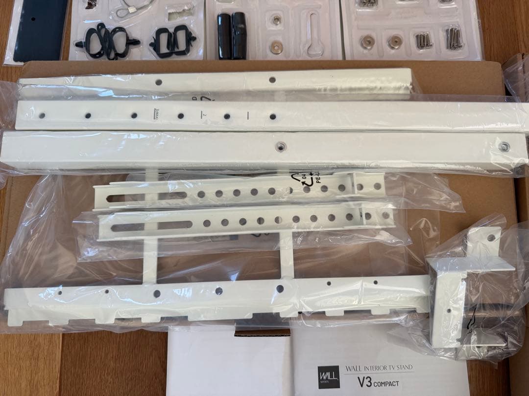 【未使用品】テレビスタンド WALL V3 COMPACT 未開封棚板付き