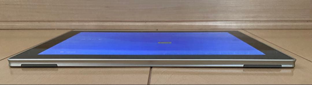 docomoタブレットarrows F-02K ホワイト