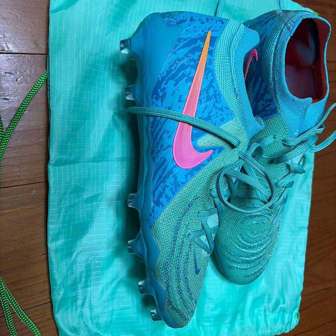 w*g様 NIKEファントム