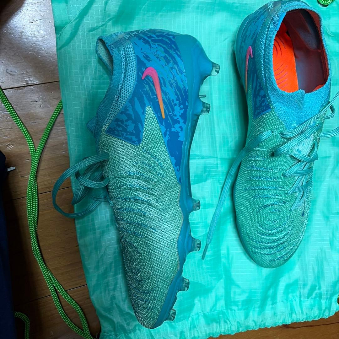 w*g様 NIKEファントム